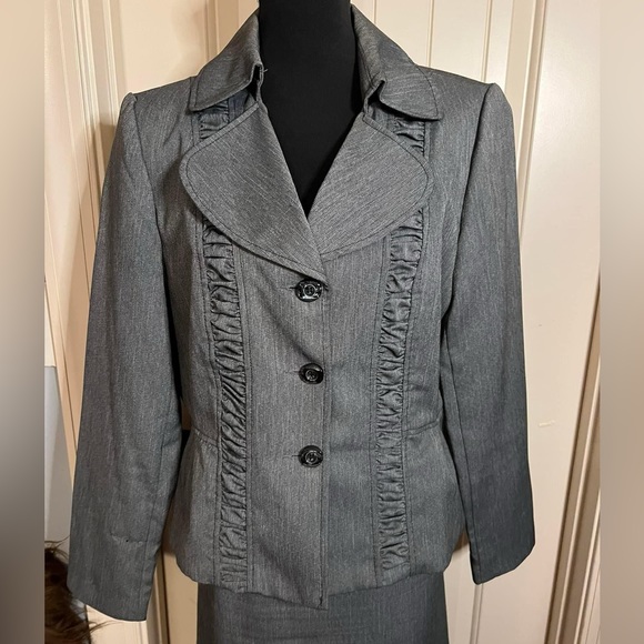 VGUC- Giorgio Sant Angelo skirt suit - Picture 2 of 10